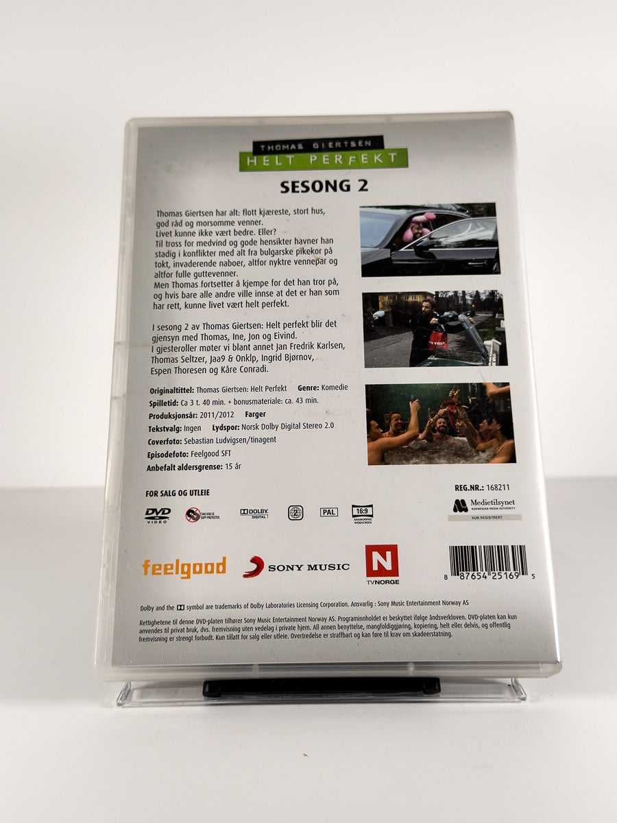 Bakside av cover til Helt perfekt – Sesong 2 på DVD