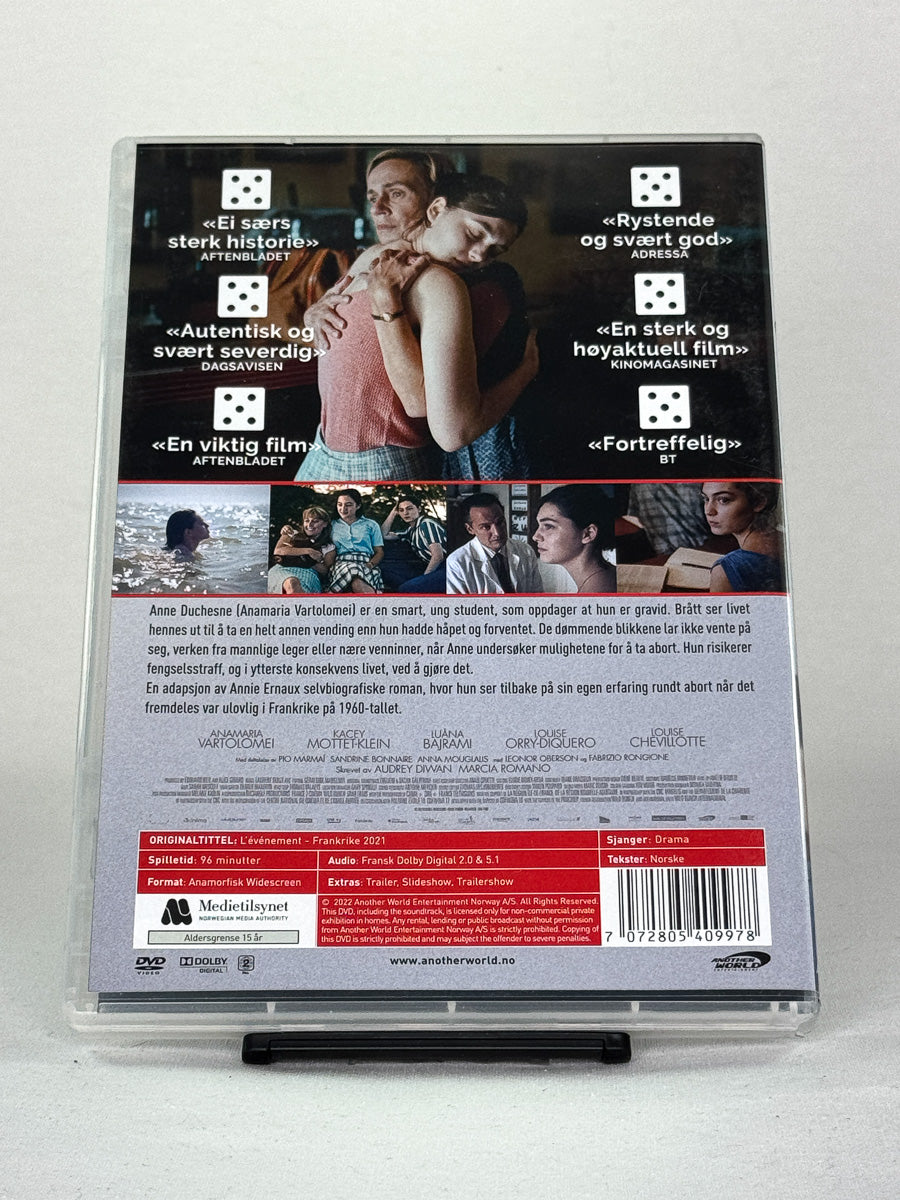 DVD-cover-bakside til filmen Hendelsen (L’événement) – Brukt DVD fra nettbutikken Brukbar Film