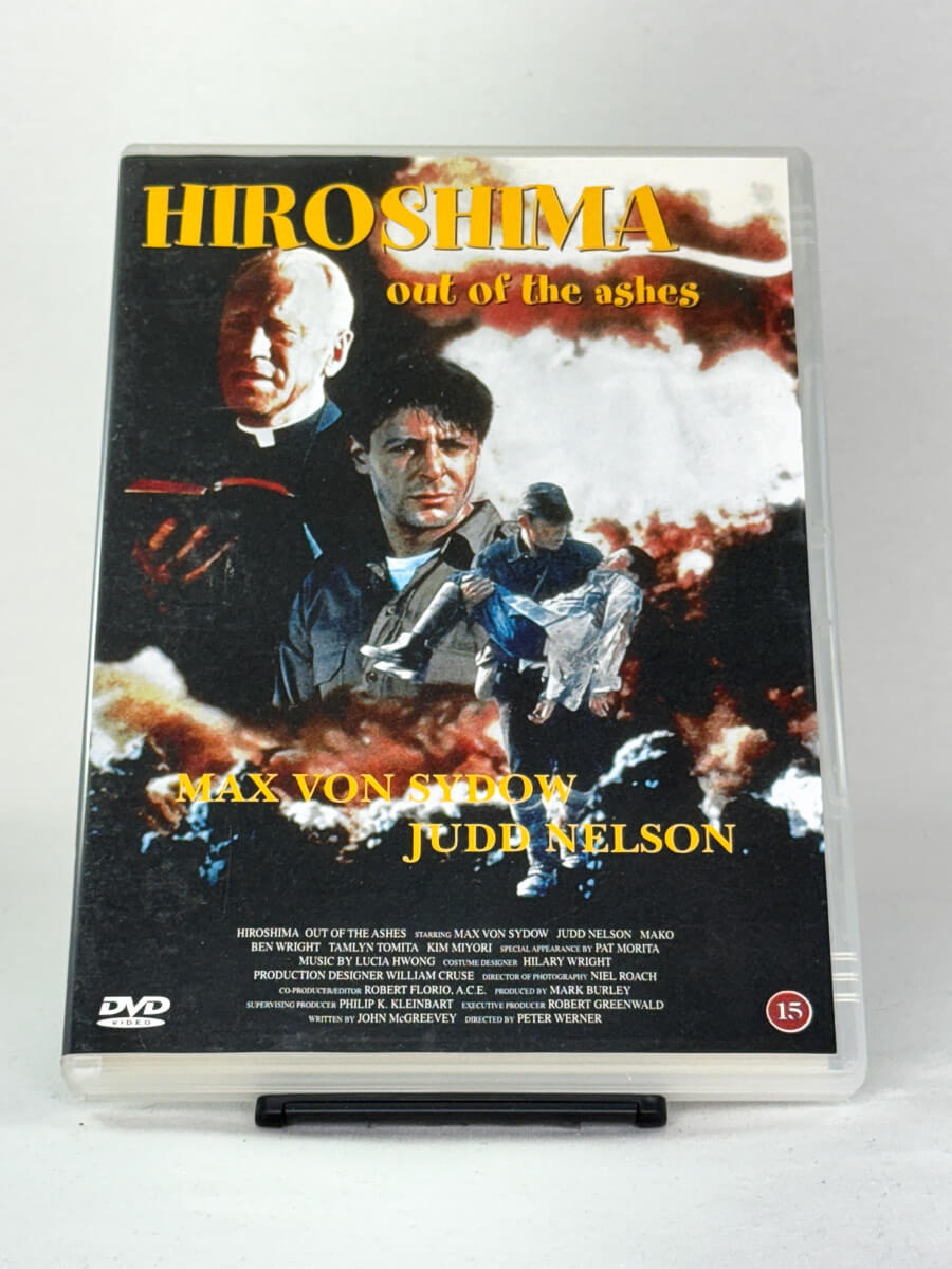 Forside av DVD-cover til Hiroshima – Out of the Ashes – brukt krigsdrama med sterke skuespillerprestasjoner; Brukbar Film.