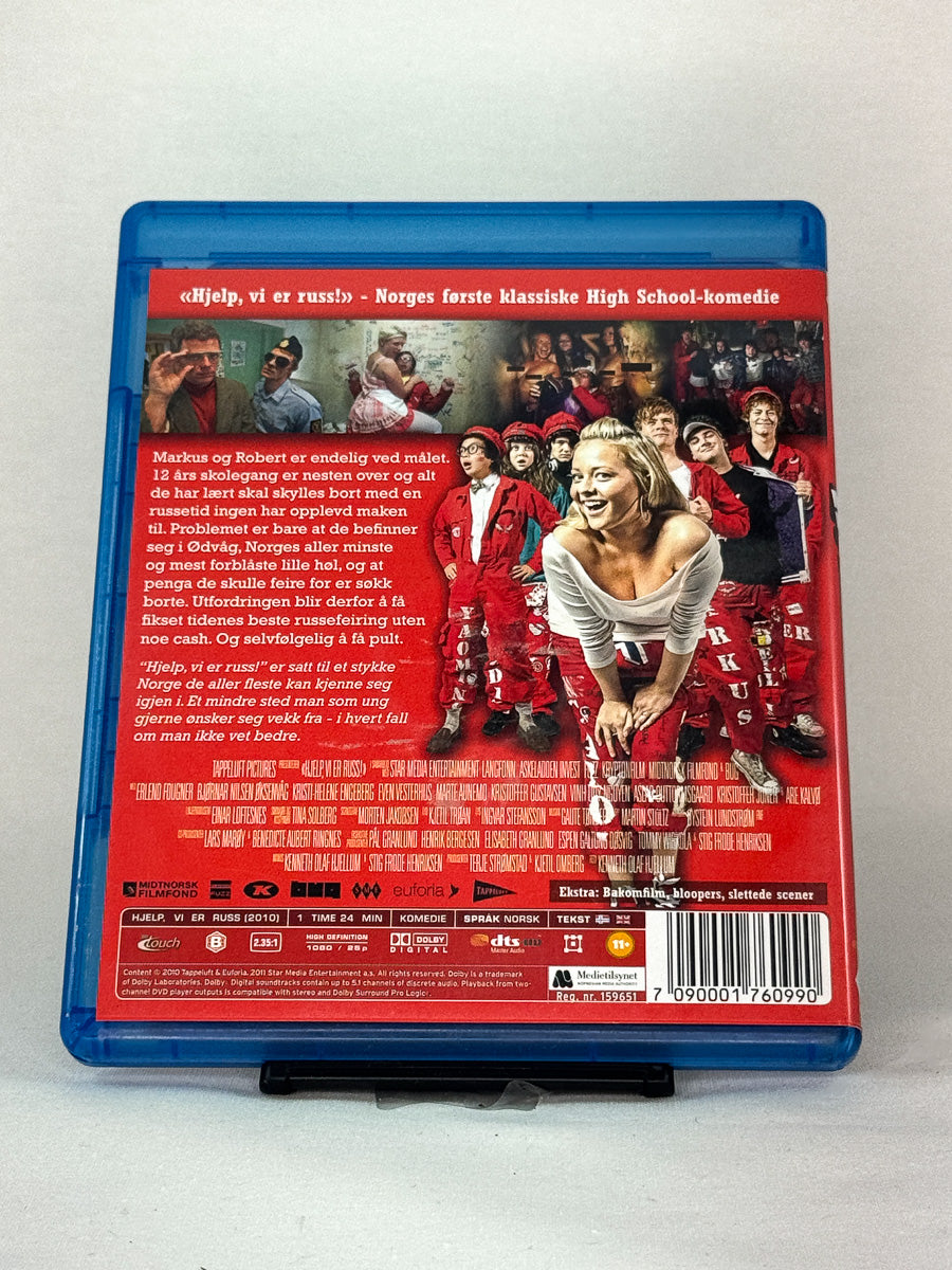 Bakside av Blu-ray-cover til Hjelp, vi er russ! – norsk komedie om russefeiring, Blu-ray brukt originalfilm hos Brukbar Film
