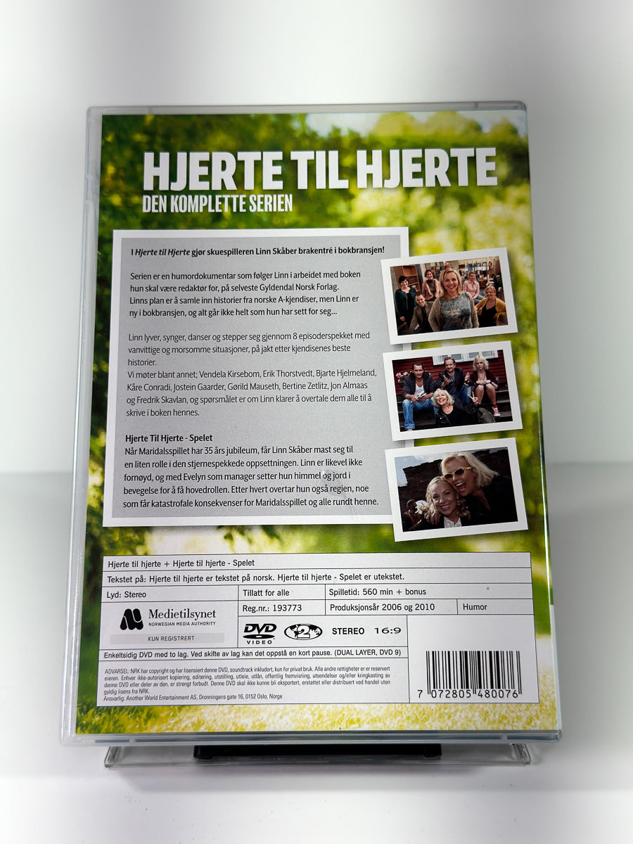 Bakside av cover til Hjerte til hjerte Den komplette serien, brukt original DVD hos Brukbar Film