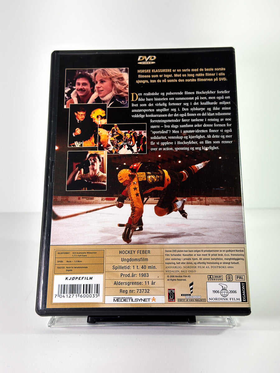 Bakside av cover til Hockeyfeber, brukt original DVD hos Brukbar Film