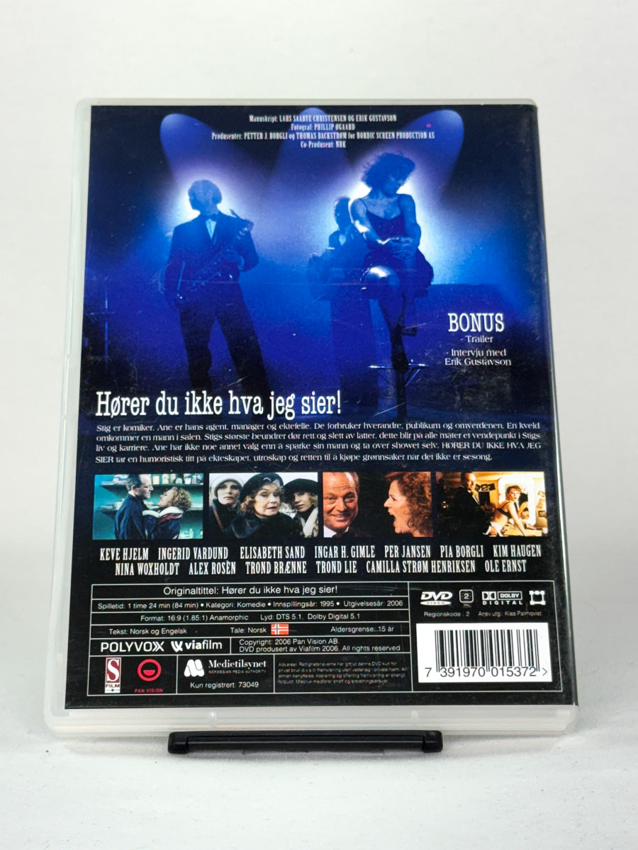 DVD-bakside til filmen Hører du ikke hva jeg sier!
Baksiden viser info, spesifikasjoner og eventuell ekstratekst – produktbilde fra nettbutikken Brukbar Film
