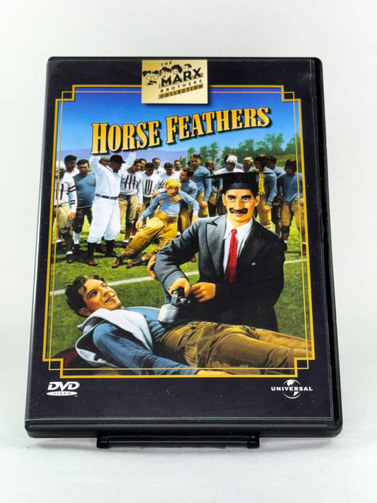 Brukt DVD-film Horse Feathers – forside av originalt filmcover, kjøp klassiske brukte DVD-filmer hos Brukbar Film