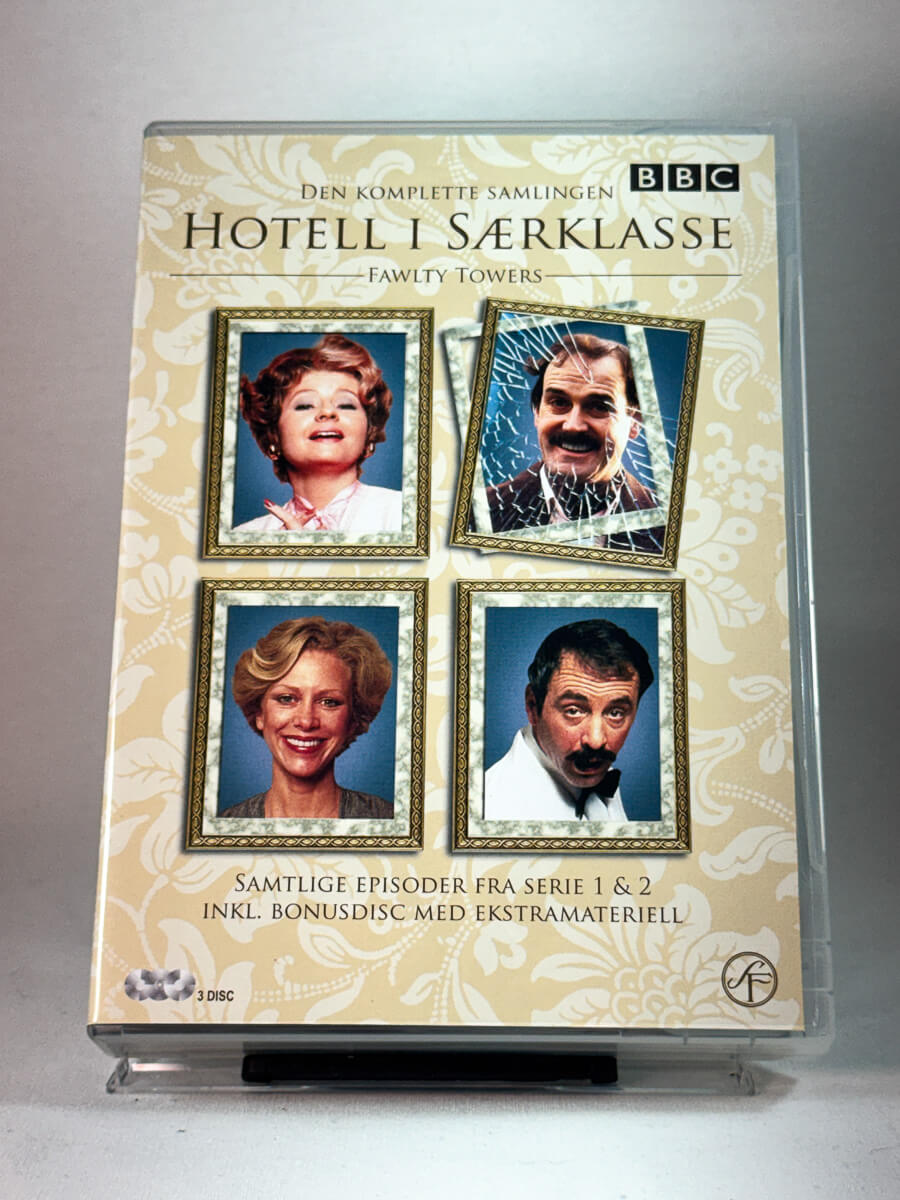 Forside av cover til Hotell i særklasse – Den komplette samlingen, brukt DVD hos Brukbar Film
