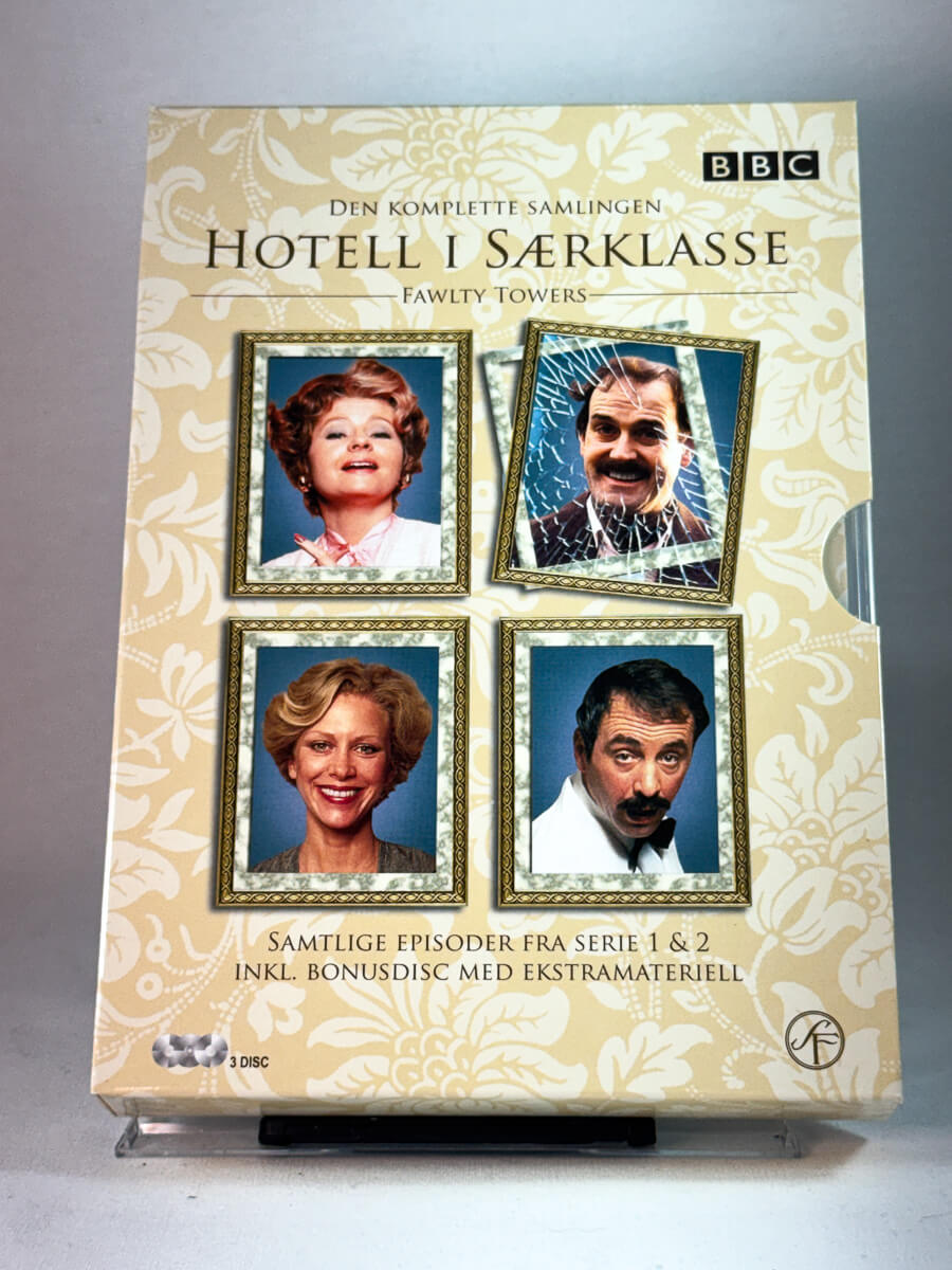 Forside av cover til Hotell i særklasse – Den komplette samlingen, brukt DVD hos Brukbar Film