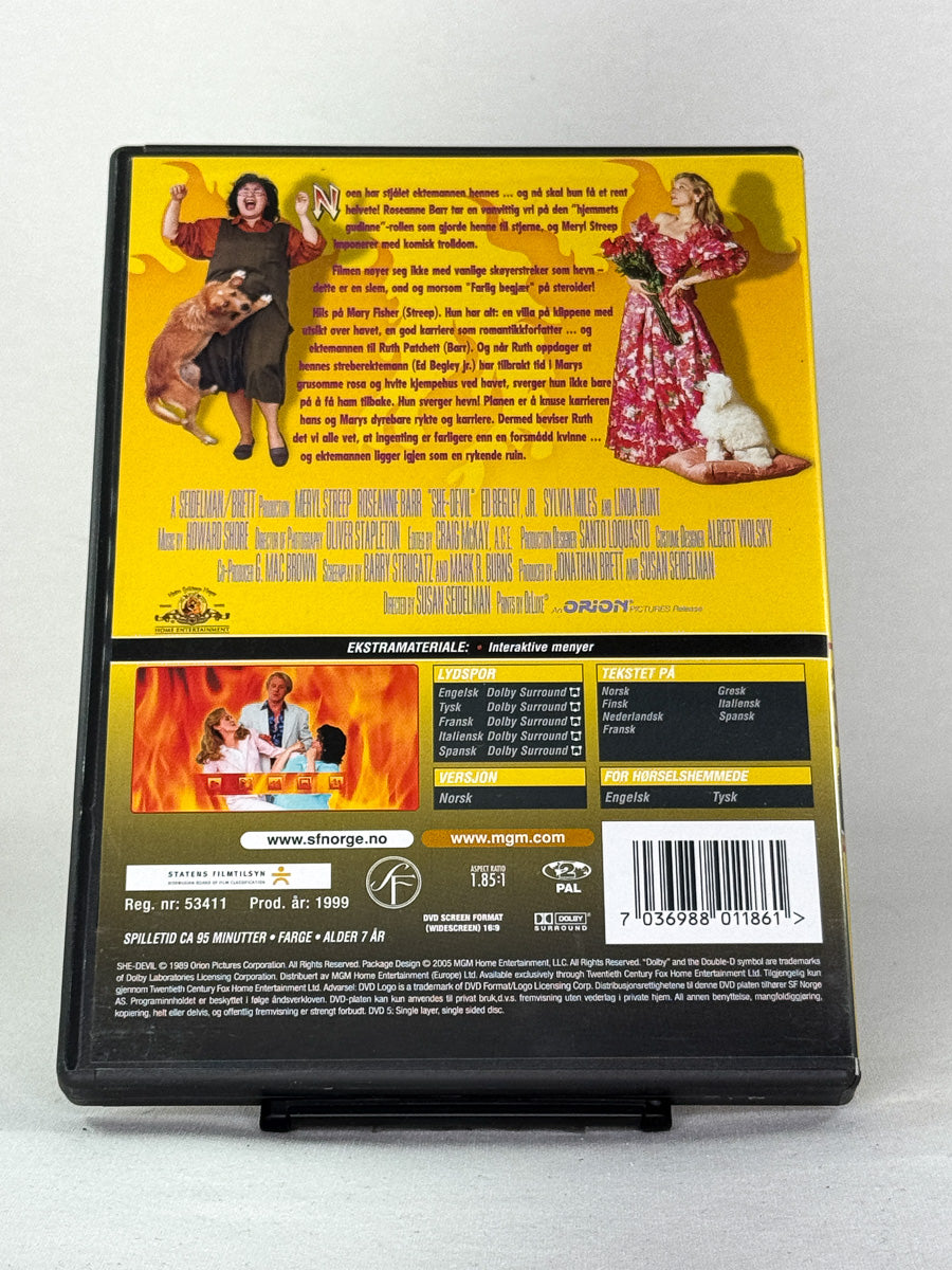 Bakside av DVD-cover til filmen Hun-Djevelen – kjøp brukte komediefilmer på DVD hos Brukbar Film