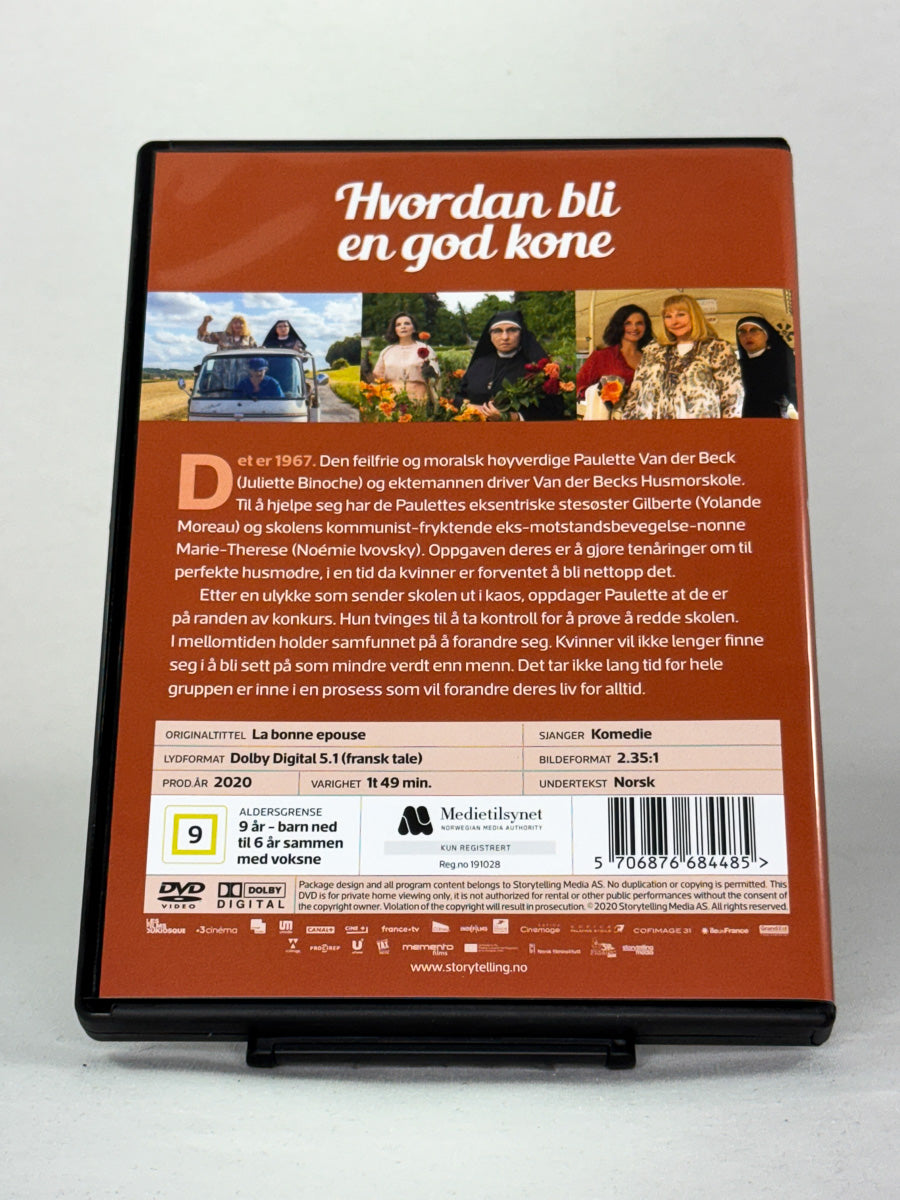 Bakside av DVD-cover for filmen Hvordan bli en god kone – brukt fransk komedie på DVD med Juliette Binoche, kjøp hos Brukbar Film