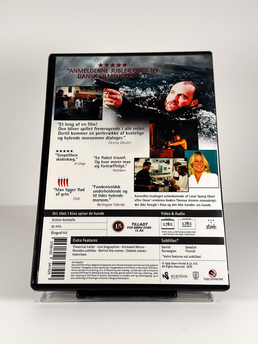 Bakside av cover til I Kina spiser de hunde på DVD