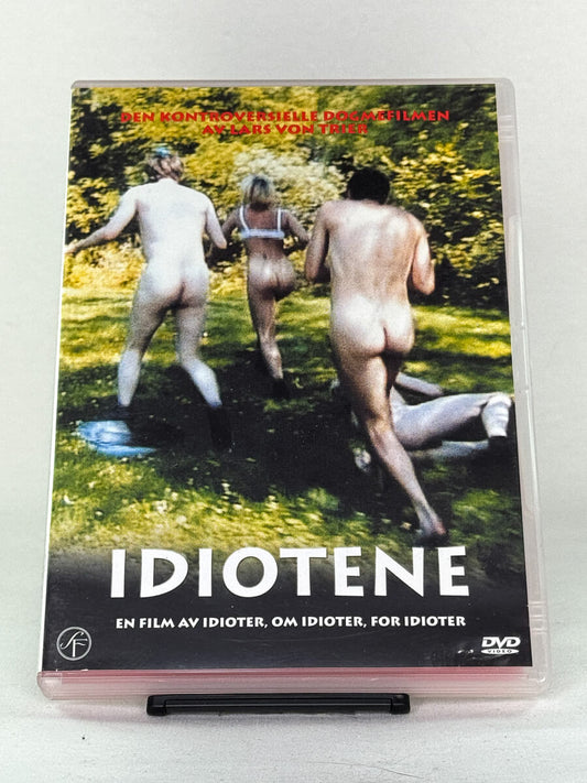 DVD-forside til filmen Idiotene
Originalt cover brukt for produktbilde i nettbutikken Brukbar Film
