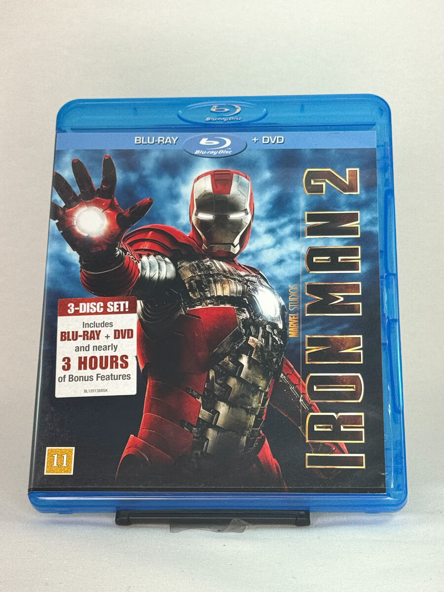 Forside av Blu-ray-cover til Iron Man 2 – Marvel-superheltfilm med Robert Downey Jr., brukt Blu-ray hos Brukbar Film