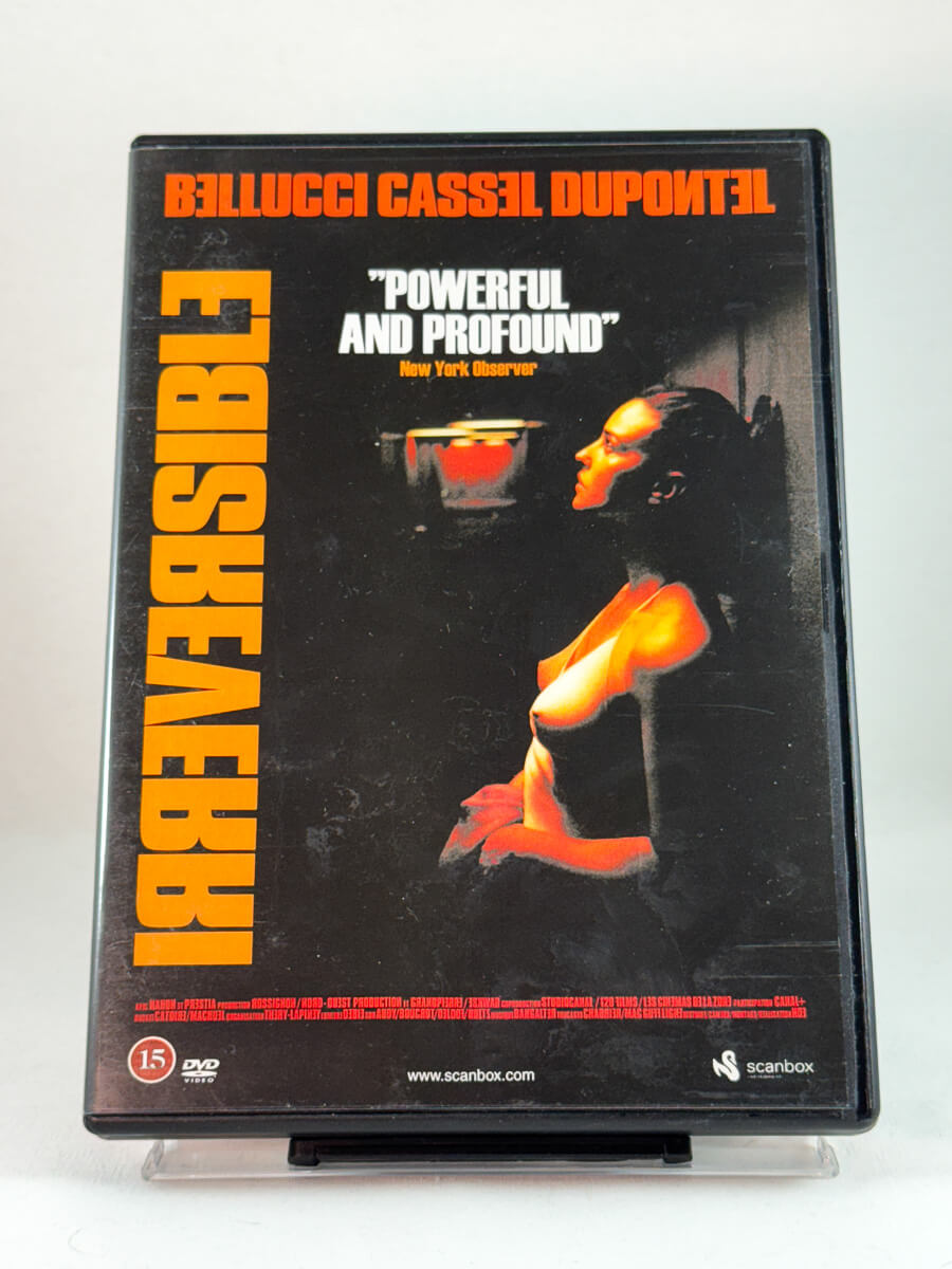 Forside av skandinavisk DVD-cover til Irréversible – sjokkerende og kontroversiell film av Gaspar Noé med Monica Bellucci og Vincent Cassel, brukt DVD hos Brukbar Film.