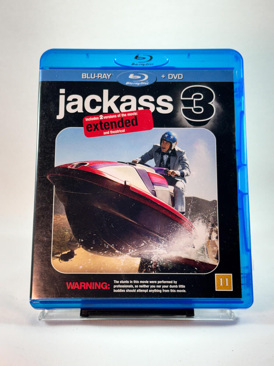 Forside av cover til Jackass 3, brukt Blu-ray hos Brukbar Film