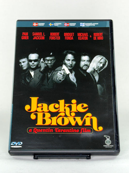 Forside av DVD-cover til Jackie Brown – Quentin Tarantinos kultfilm med Pam Grier og Samuel L. Jackson, brukt film hos Brukbar Film