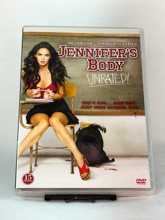 Forside av DVD-cover til Jennifer’s Body – kultfavoritt med Megan Fox og Amanda Seyfried, der high school blir et blodig helvete, brukt film hos Brukbar Film.