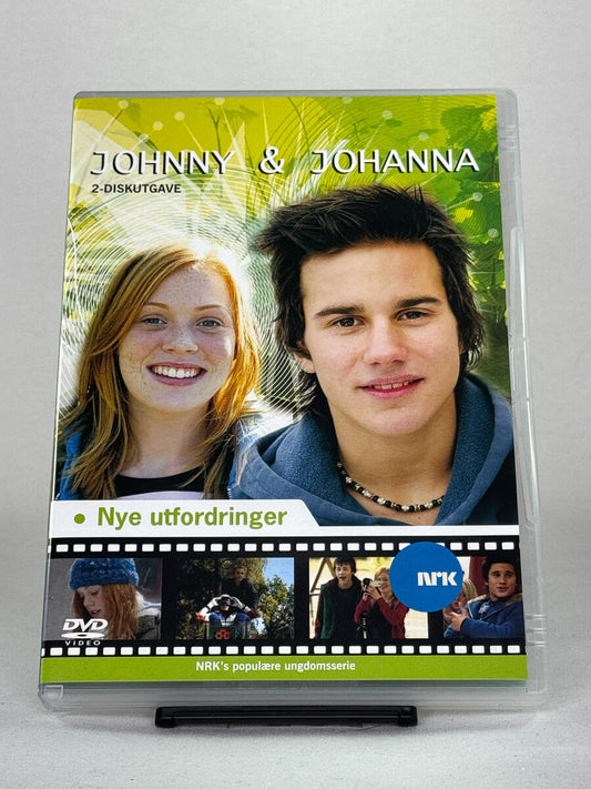 DVD-forside til filmen Johnny & Johanna - Nye utfordringer
Originalt cover brukt for produktbilde i nettbutikken Brukbar Film