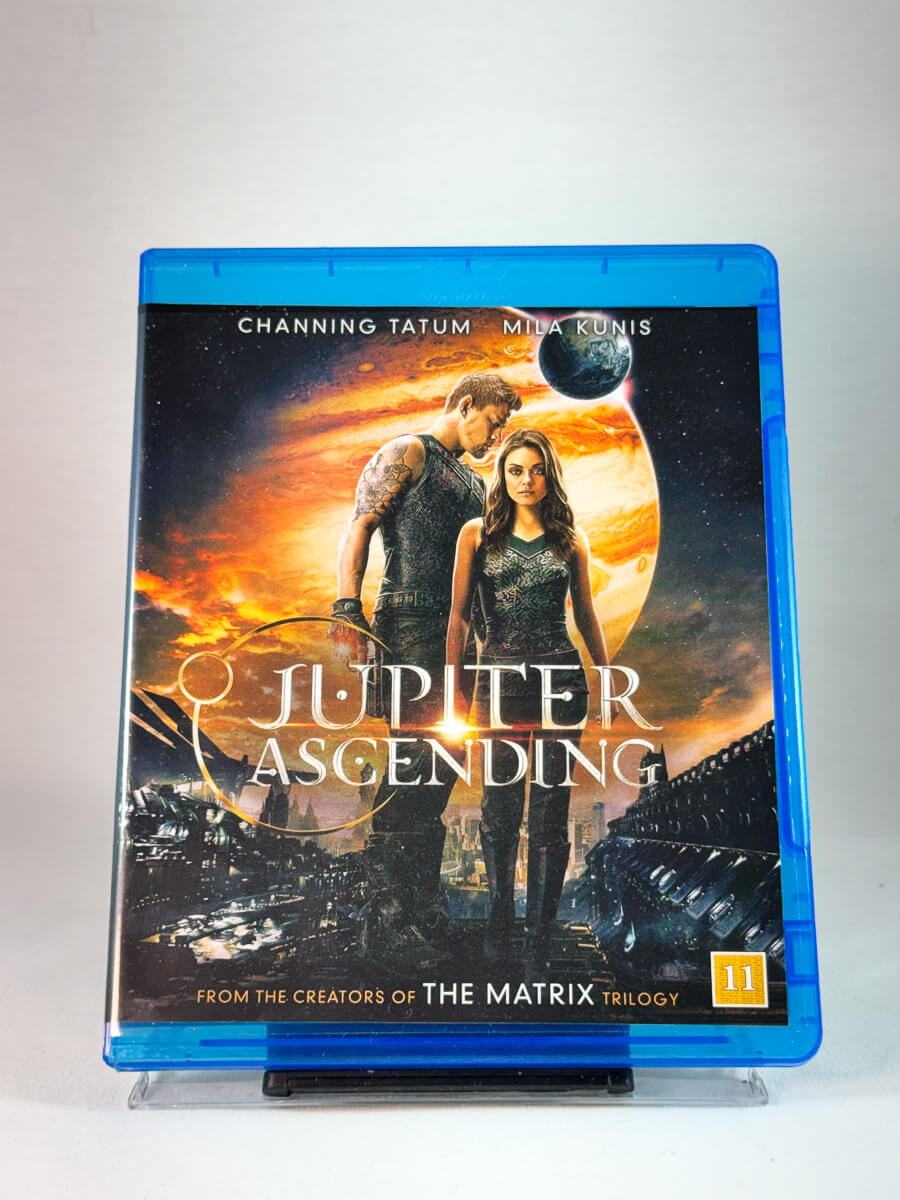 Forside av cover til Jupiter Ascending, bruktfilm på Blu-ray hos Brukbar Film