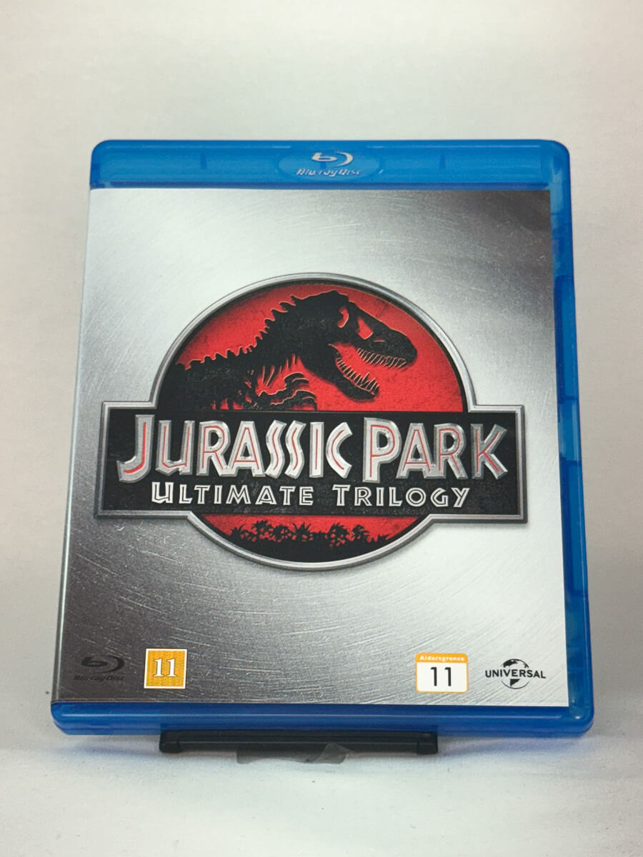 Brukt Blu-ray-samleboks Jurassic Park – Ultimate Trilogy – forside av originalt filmcover, kjøp brukte Blu-ray eventyrfilmer hos Brukbar Film
