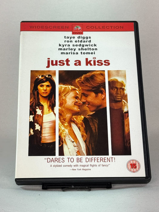 Forside av DVD-cover til Just a Kiss, bruktfilm hos nettbutikken Brukbar Film