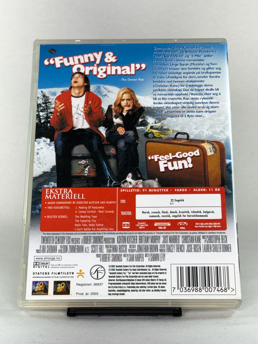 Baksidebilde av Just Married DVD – lettbeint komedie på brukt DVD fra Brukbar Film