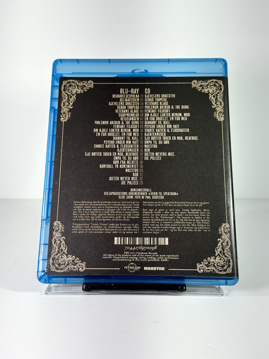Bakside av cover til Kaizers Orchestra – Live i Oslo Spektrum på Blu-ray