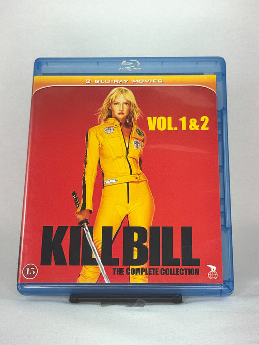 Forside av Blu-ray-cover til Kill Bill: The Complete Collection med Uma Thurman – Quentin Tarantinos voldelige hevnepos samlet på brukt Blu-ray hos Brukbar Film.