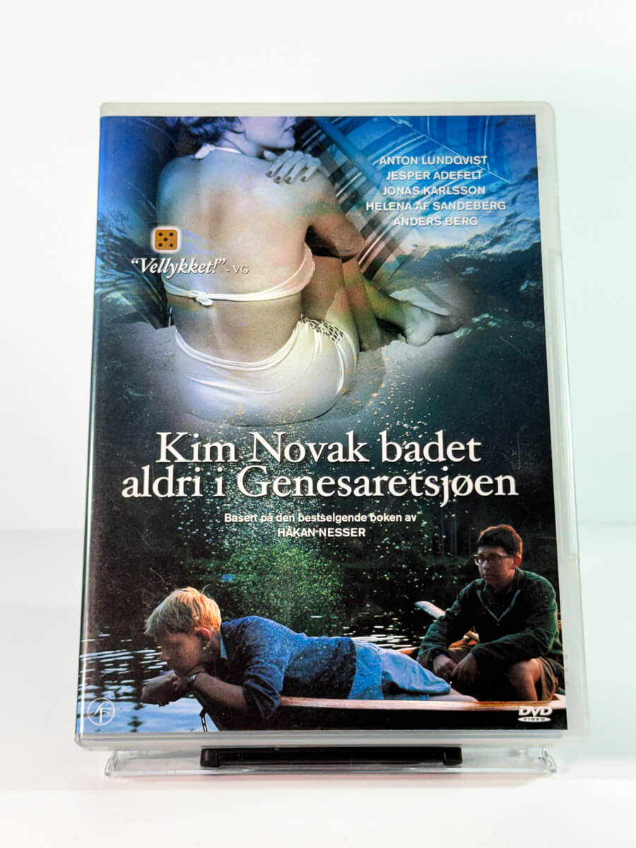 Forside av cover til kim novak badet aldri i genesaretsjøen, brukt DVD hos Brukbar Film