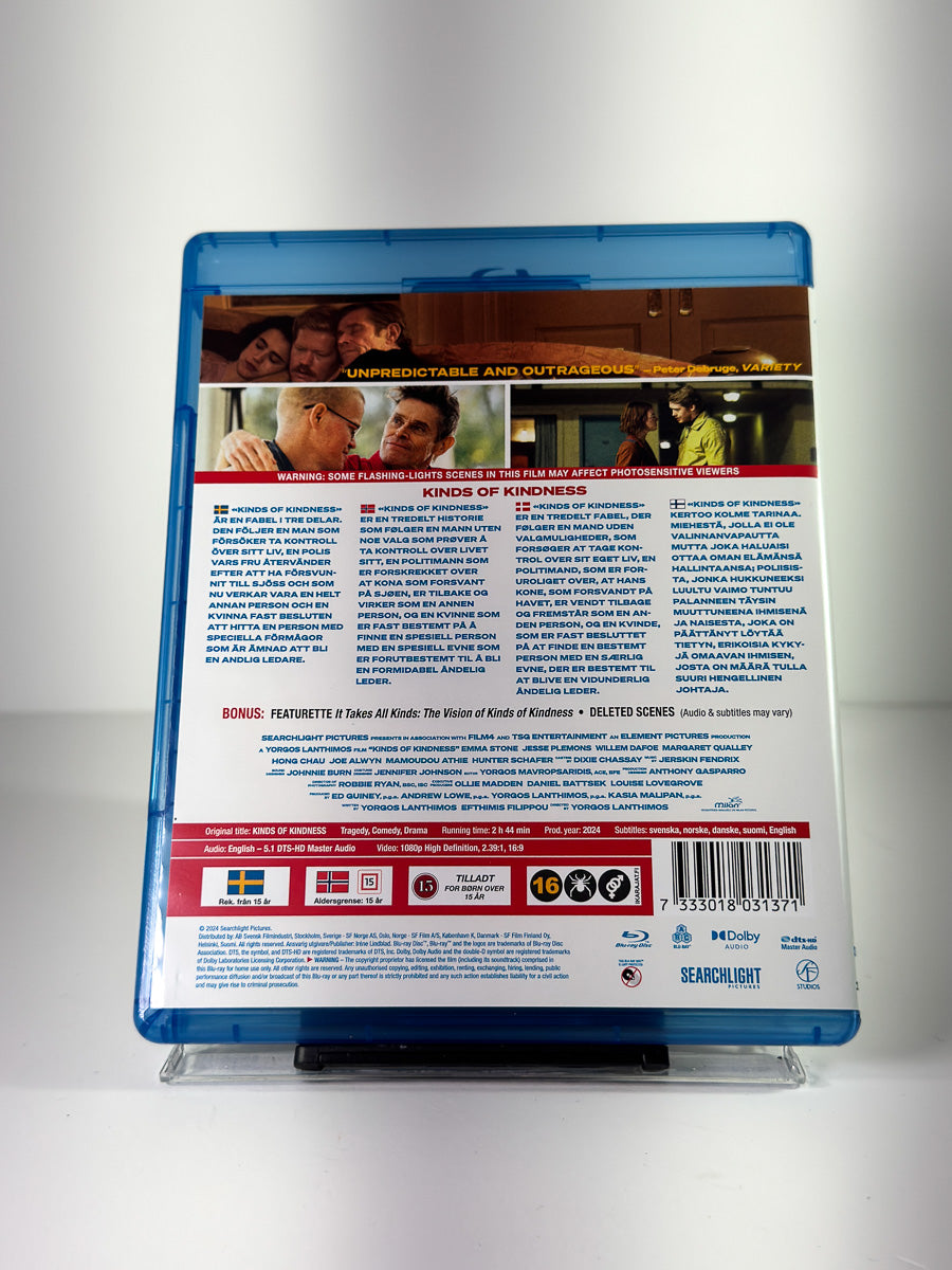 Bakside av cover til Kinds of Kindness på Blu-ray