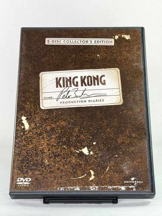 Forside av DVD-cover til King Kong: Production Diaries – Peter Jacksons unike behind-the-scenes utgivelse, brukt DVD hos Brukbar Film