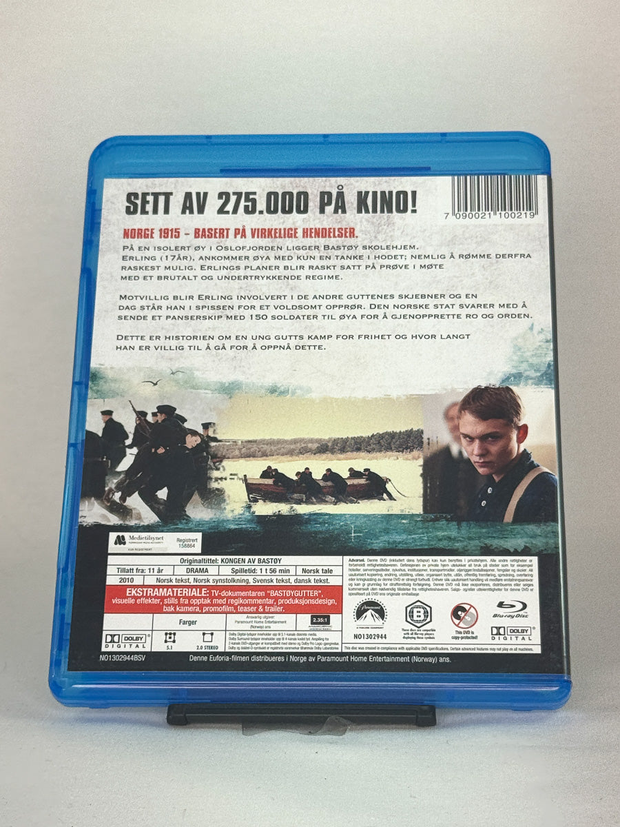 Bakside av Blu-ray-cover til Kongen av Bastøy – brukt historisk norsk drama på Blu-ray fra Brukbar Film