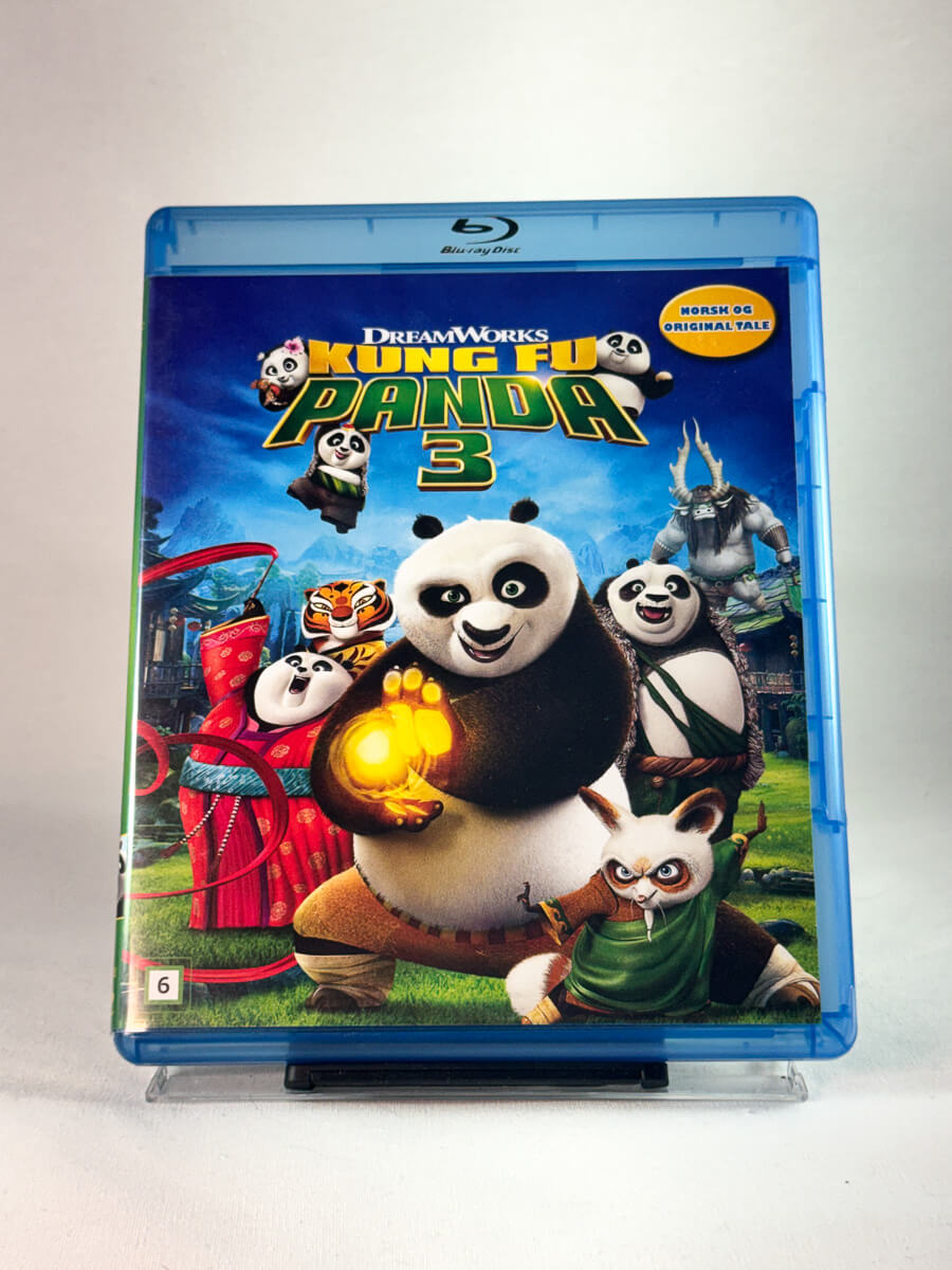 Forside av cover til Kung Fu Panda 3, brukt original Blu-ray hos Brukbar Film