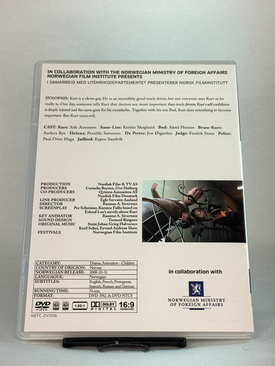 Bakside av DVD-cover til Kurt blir grusom – norsk animasjonsfilm for hele familien, produsert i samarbeid med NFI, brukt utgave tilgjengelig hos Brukbar Film.