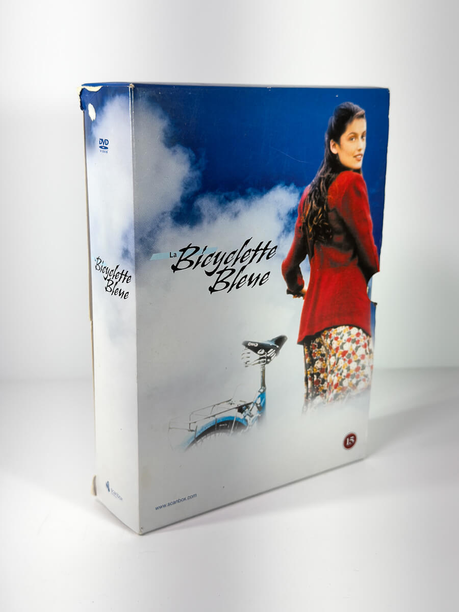 Forside av cover til La Bicyclette Bleue, brukt DVD hos Brukbar Film