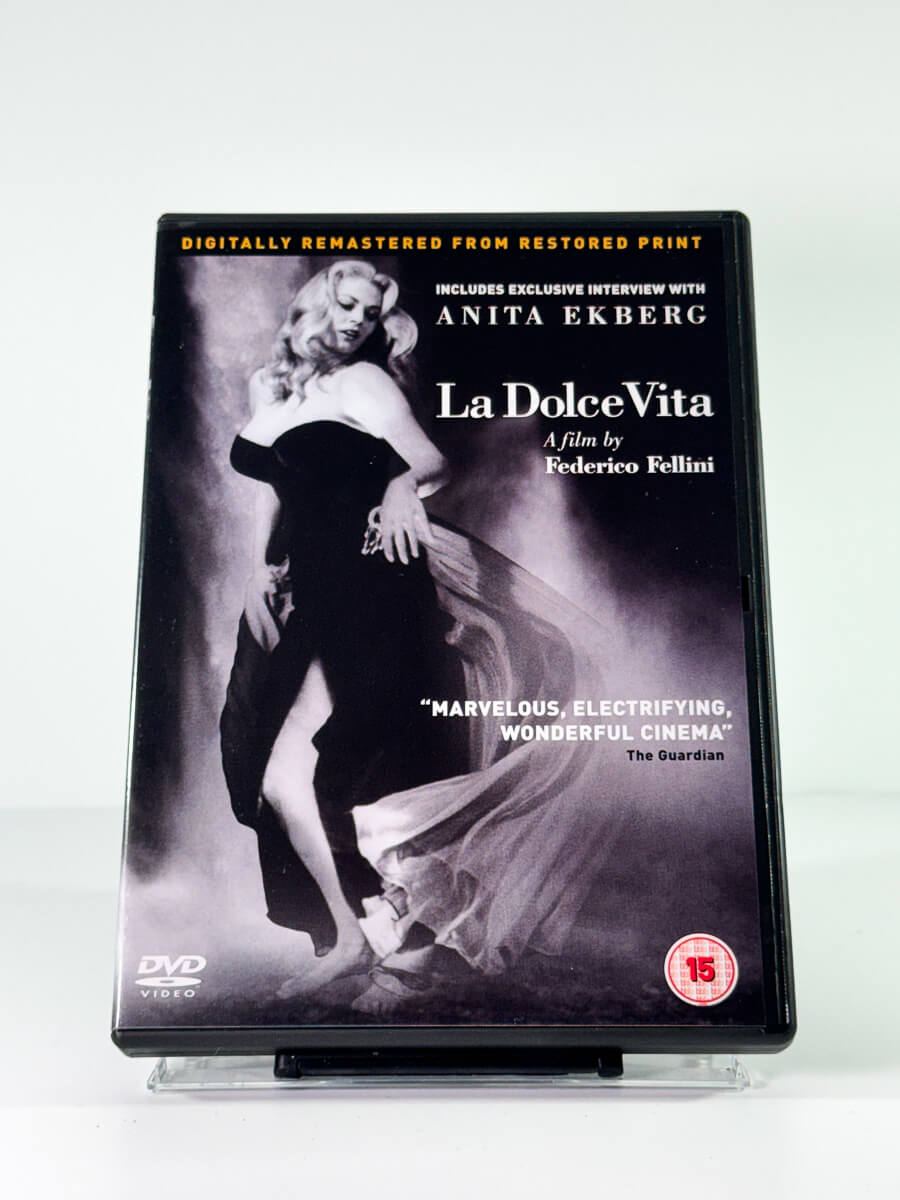 Forside av cover til la dolce vita, bruktfilm på DVD hos Brukbar Film