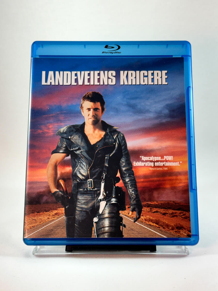 Forside av cover til Landeveiens Krigere, bruktfilm hos nettbutikken Brukbar Film