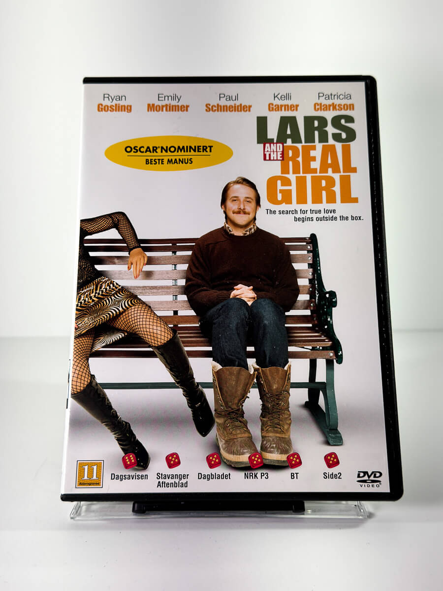Forside av cover til Lars and the Real Girl, brukt DVD hos Brukbar Film