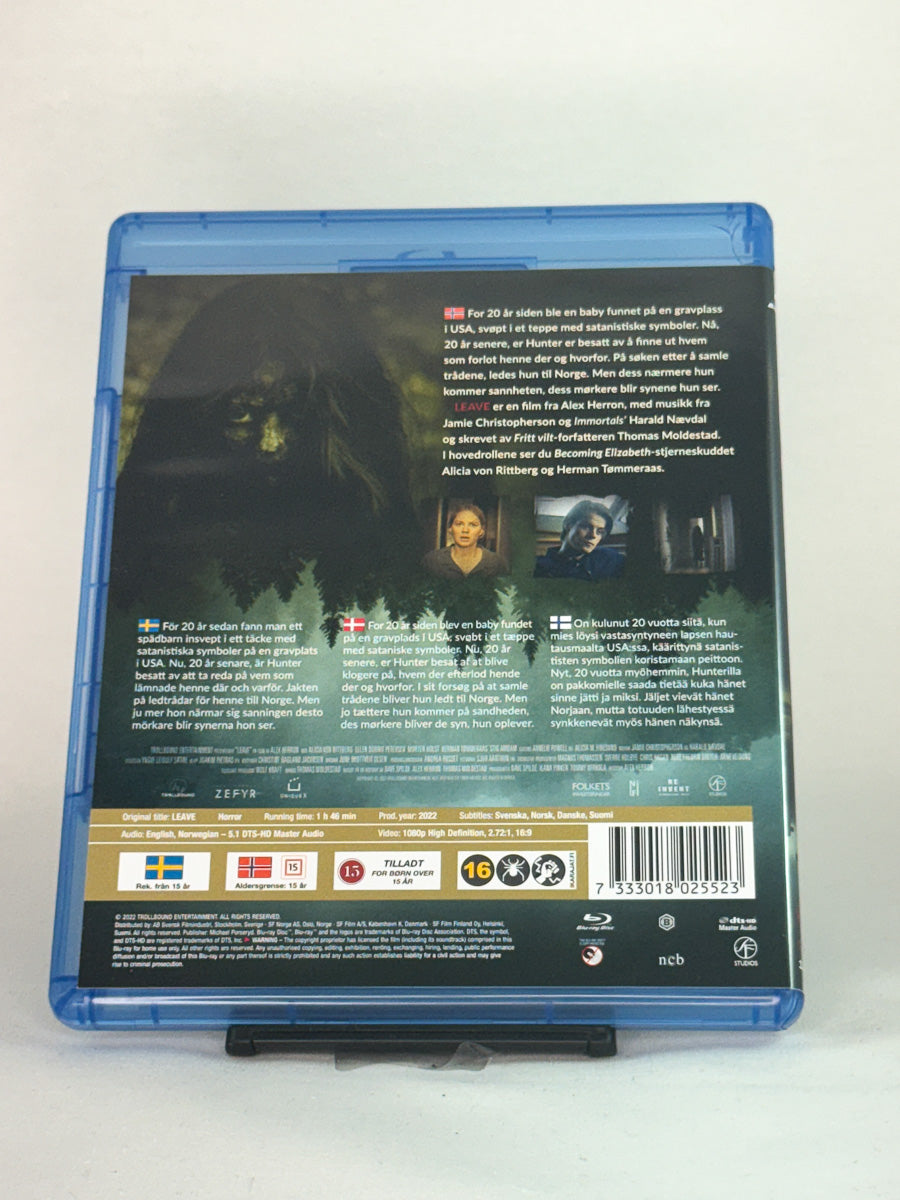 Bakside av Blu-ray-cover til Leave – mørkt mysterium satt til Norge, brukt Blu-ray hos Brukbar Film.
