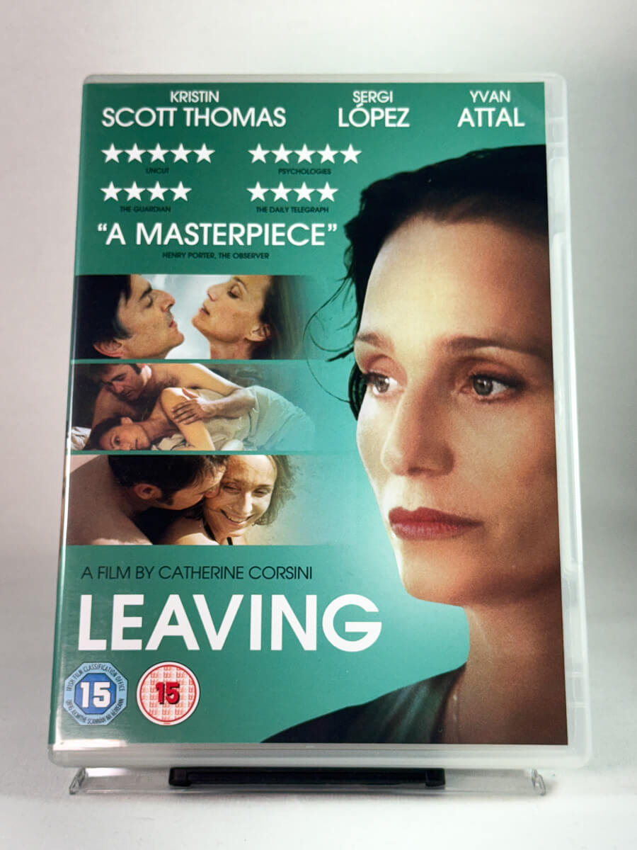 Forside av DVD-cover til Leaving, bruktfilm hos nettbutikken Brukbar Film