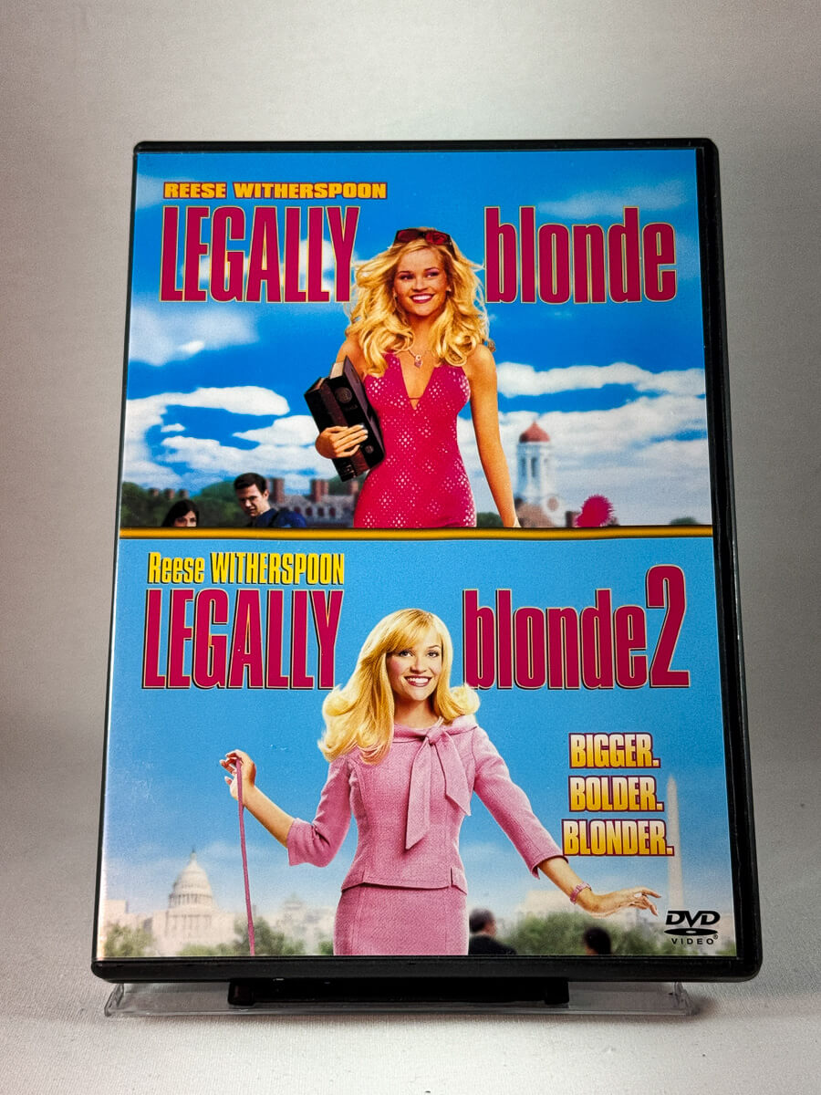 Forside av DVD-cover for Legally Blonde 1 & 2, bruktfilm på DVD hos Brukbar Film