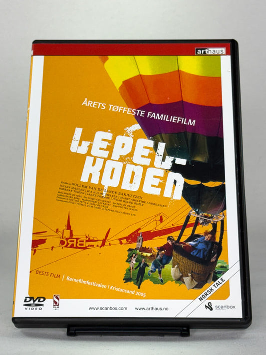 Forside av DVD-cover til Lepel-koden – prisbelønnet familieeventyr med norsk tale utgitt av Arthaus – brukt DVD tilgjengelig hos Brukbar Film.