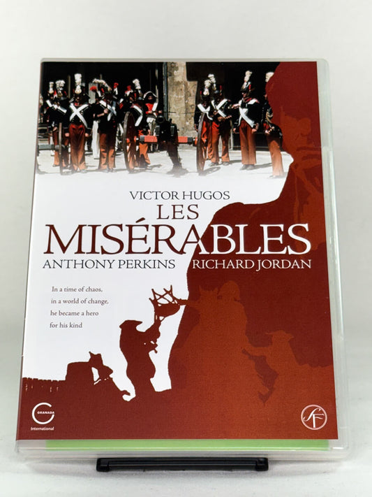 Forside av DVD-cover til Victor Hugos Les Misérables med Anthony Perkins og Richard Jordan, klassisk filmatisering av romanen – brukt drama-DVD hos Brukbar Film.