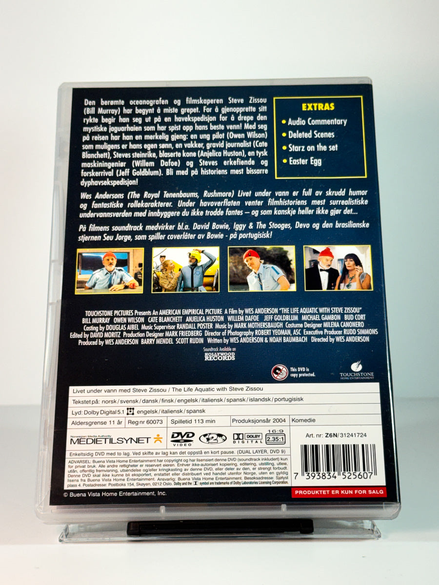 Bakside av cover til Livet under vann med Steve Zissou, bruktfilm på DVD hos Brukbar Film