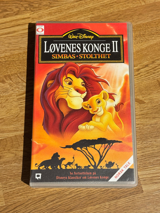 Forside av cover til Løvenes Konge II – Simbas stolthet, norsk VHS-utgivelse