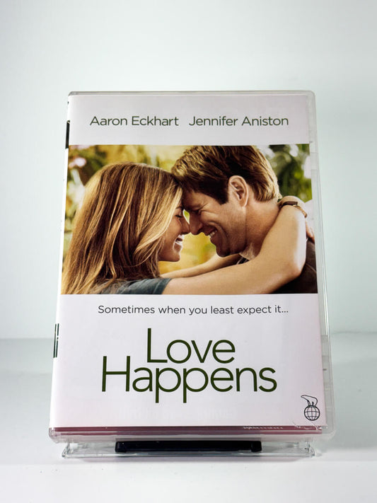 Forside av cover til love happens, bruktfilm hos nettbutikken Brukbar Film