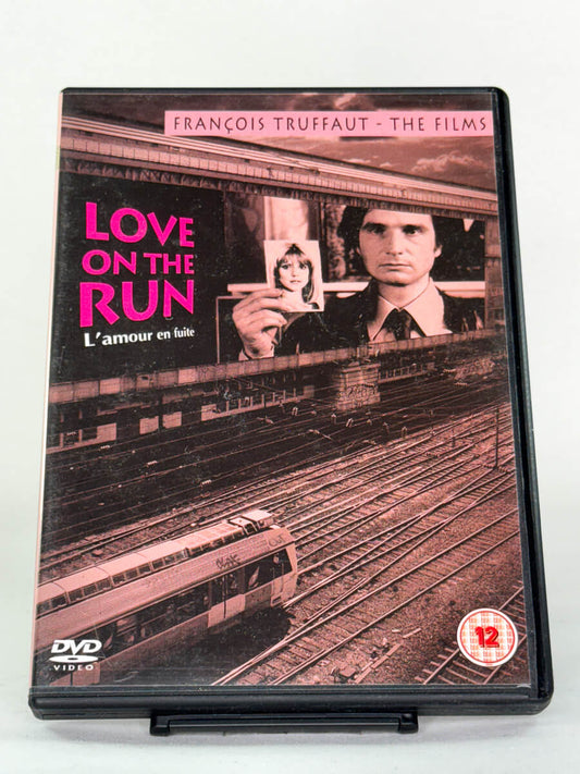 Brukt DVD-film Love on the Run (originaltittel: L'amour en fuite) – forside av filmcover, kjøp brukte franske filmer på DVD og Blu-ray hos Brukbar Film