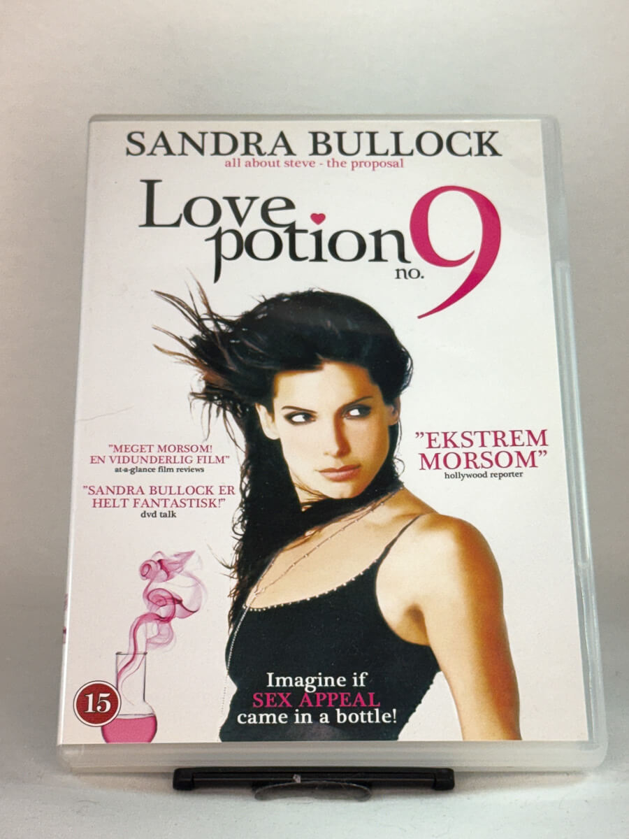 Forside av DVD-cover til Love Potion No. 9 (1992) – romantisk komedie med Sandra Bullock og Tate Donovan – brukt DVD hos Brukbar Film.