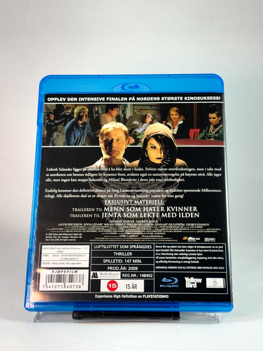 Bakside av cover til Luftslottet som sprengtes, brukt Blu-ray hos Brukbar Film