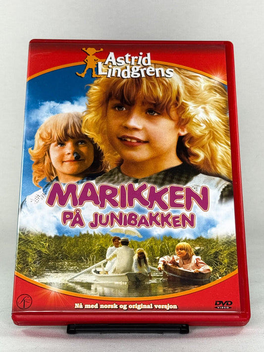 DVD-forside til filmen Marikken på Junibakken
Originalt cover brukt for produktbilde i nettbutikken Brukbar Film