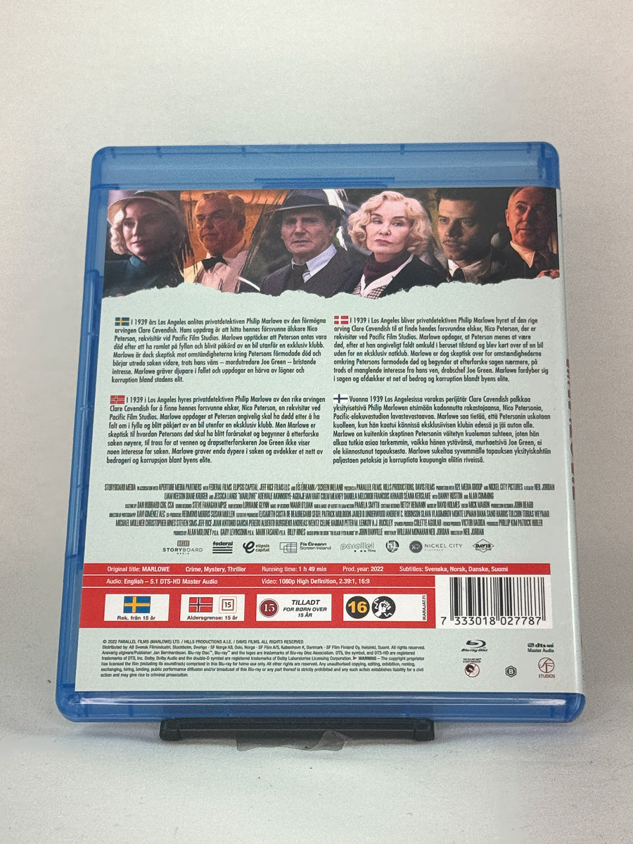 Bakside av Blu-ray-cover til Marlowe – klassisk film noir-inspirert mysterium med Liam Neeson i hovedrollen, brukt Blu-ray hos Brukbar Film.