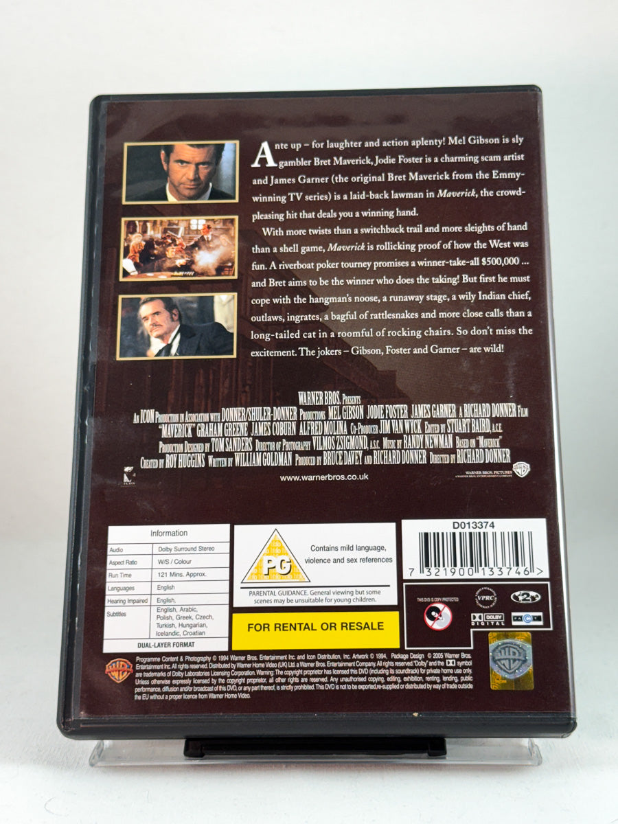 Bakside av DVD-cover til Maverick – humor, spill og dueller i denne klassiske western fra 90-tallet, brukt original-DVD hos Brukbar Film.
